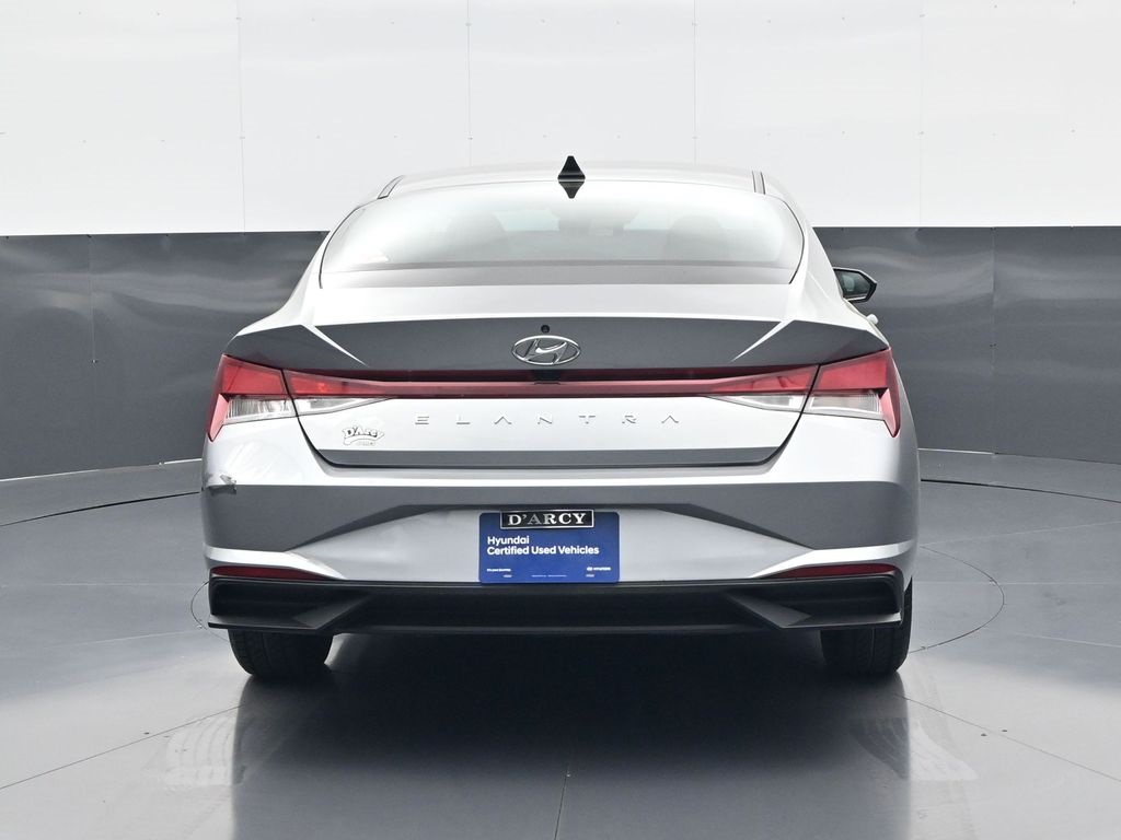 2023 Hyundai Elantra SEL photo 6