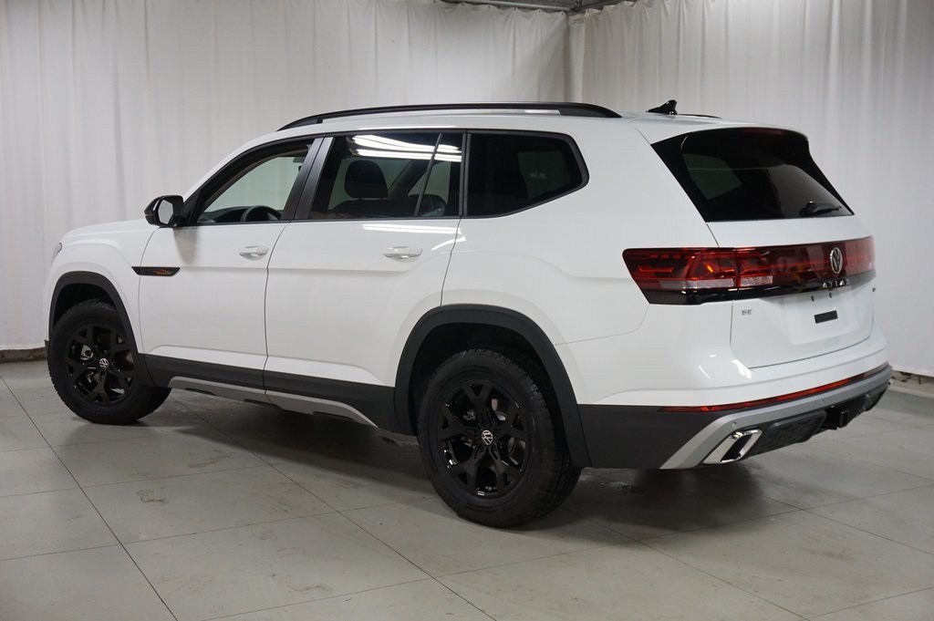 2025 Volkswagen Atlas Peak Edition SE photo 8