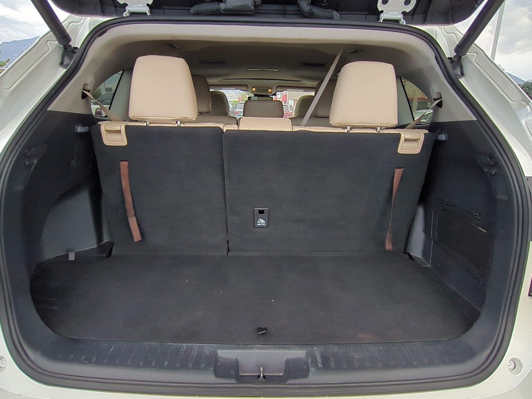 2021 Toyota Highlander XLE photo 26