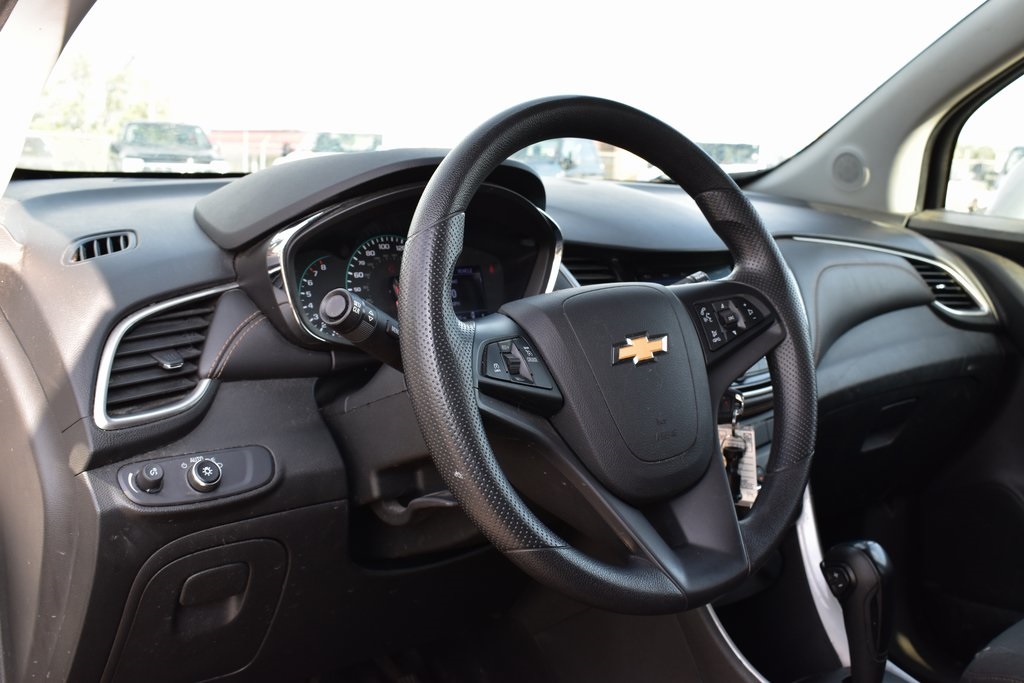 2020 Chevrolet Trax LS photo 9