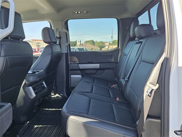 2023 Ford F-250 Lariat photo 12