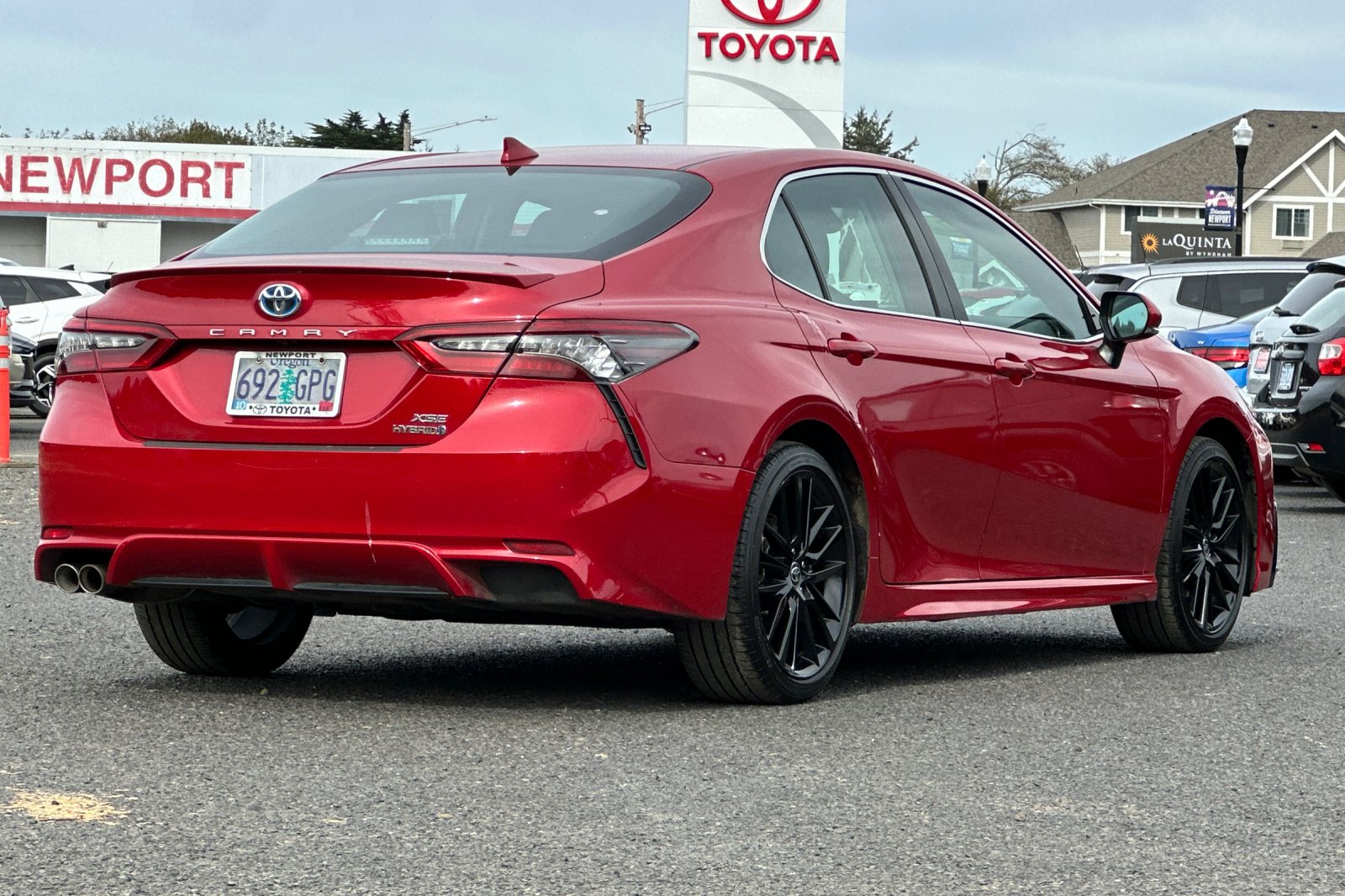 2022 Toyota Camry Hybrid XSE photo 3