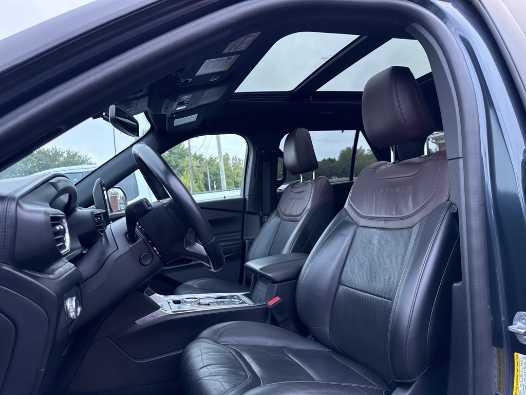 2022 Ford Explorer Hybrid Platinum photo 4