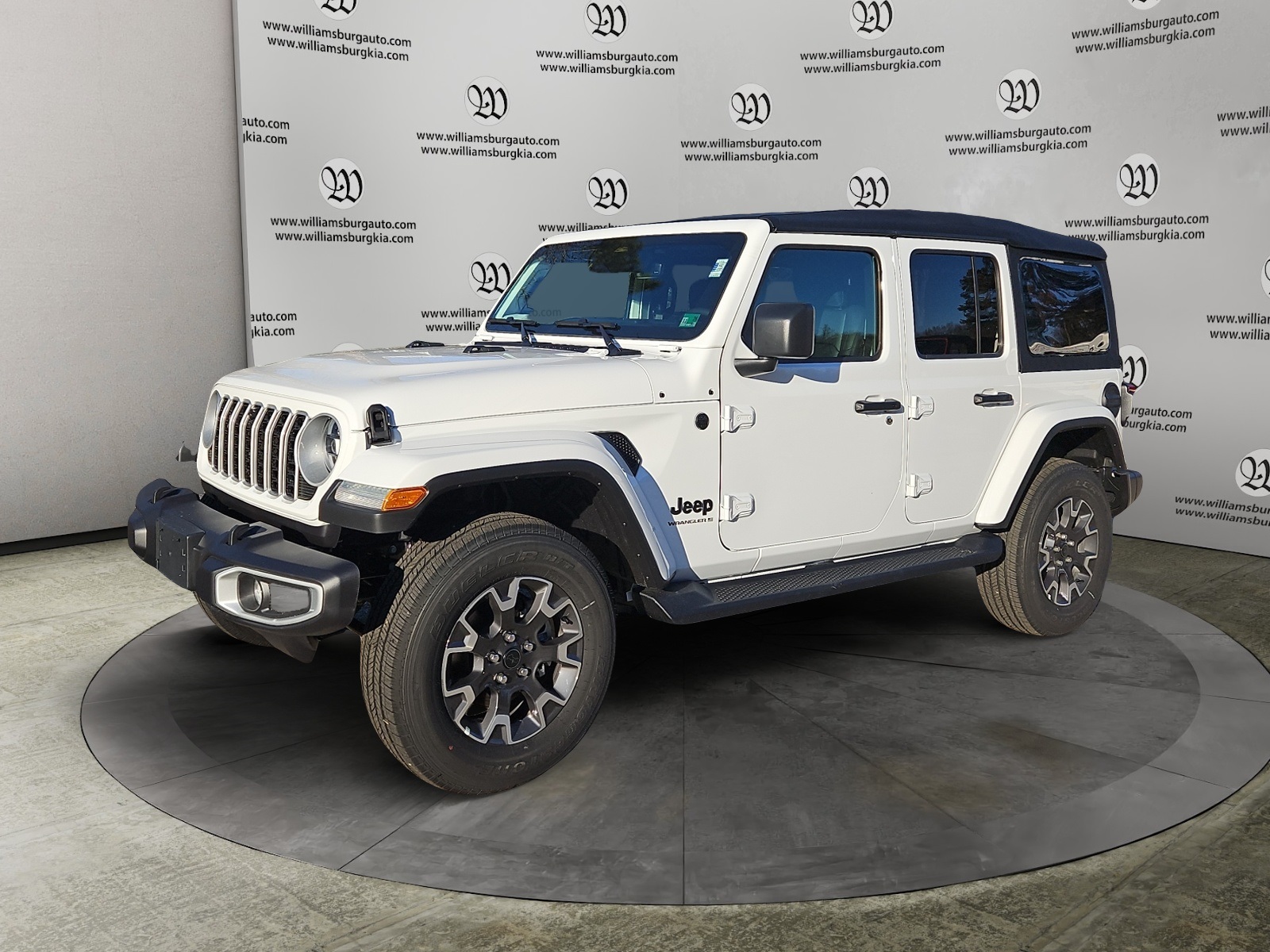 2026 Jeep Wrangler 4-Door Sahara's photo