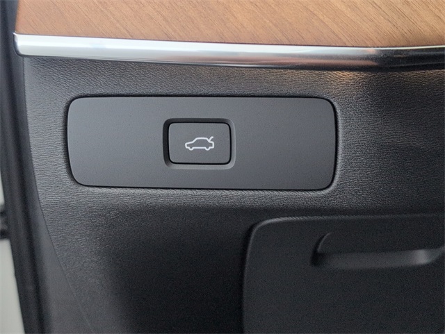 2024 Volvo XC90 Plus photo 28