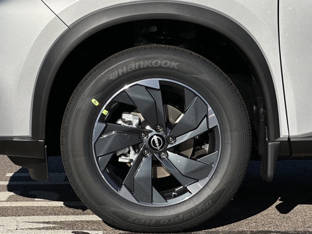 2025 Nissan Rogue SV photo 5