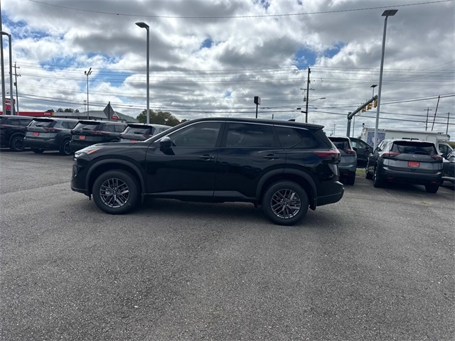 2026 Nissan Rogue S photo 4