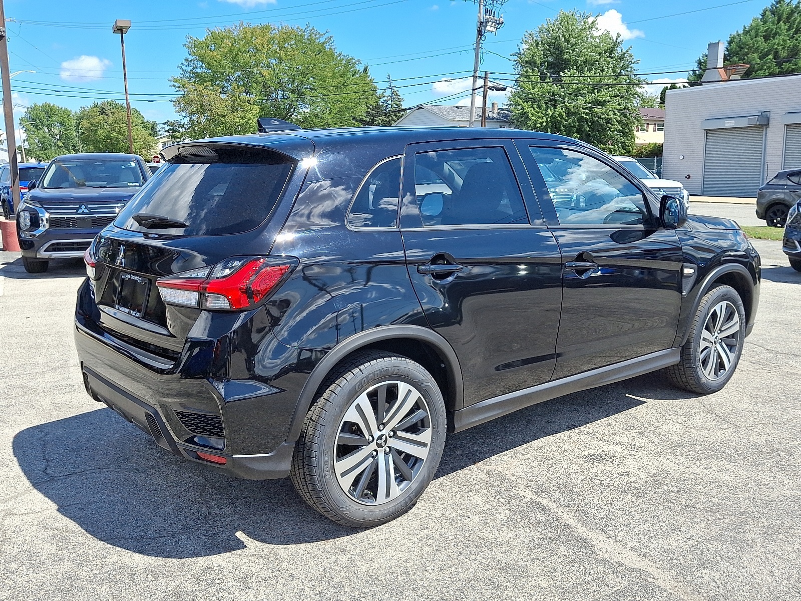 2023 Mitsubishi Outlander Sport ES photo 7