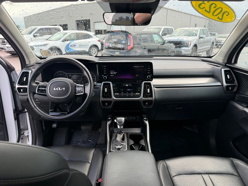 2023 Kia Sorento S photo 12