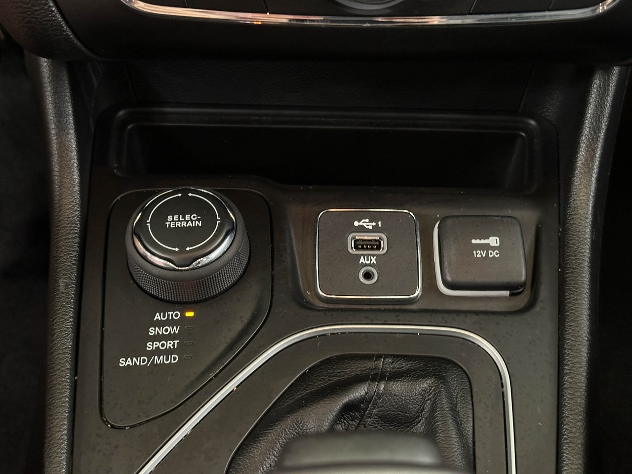 2022 Jeep Cherokee Latitude Lux photo 13