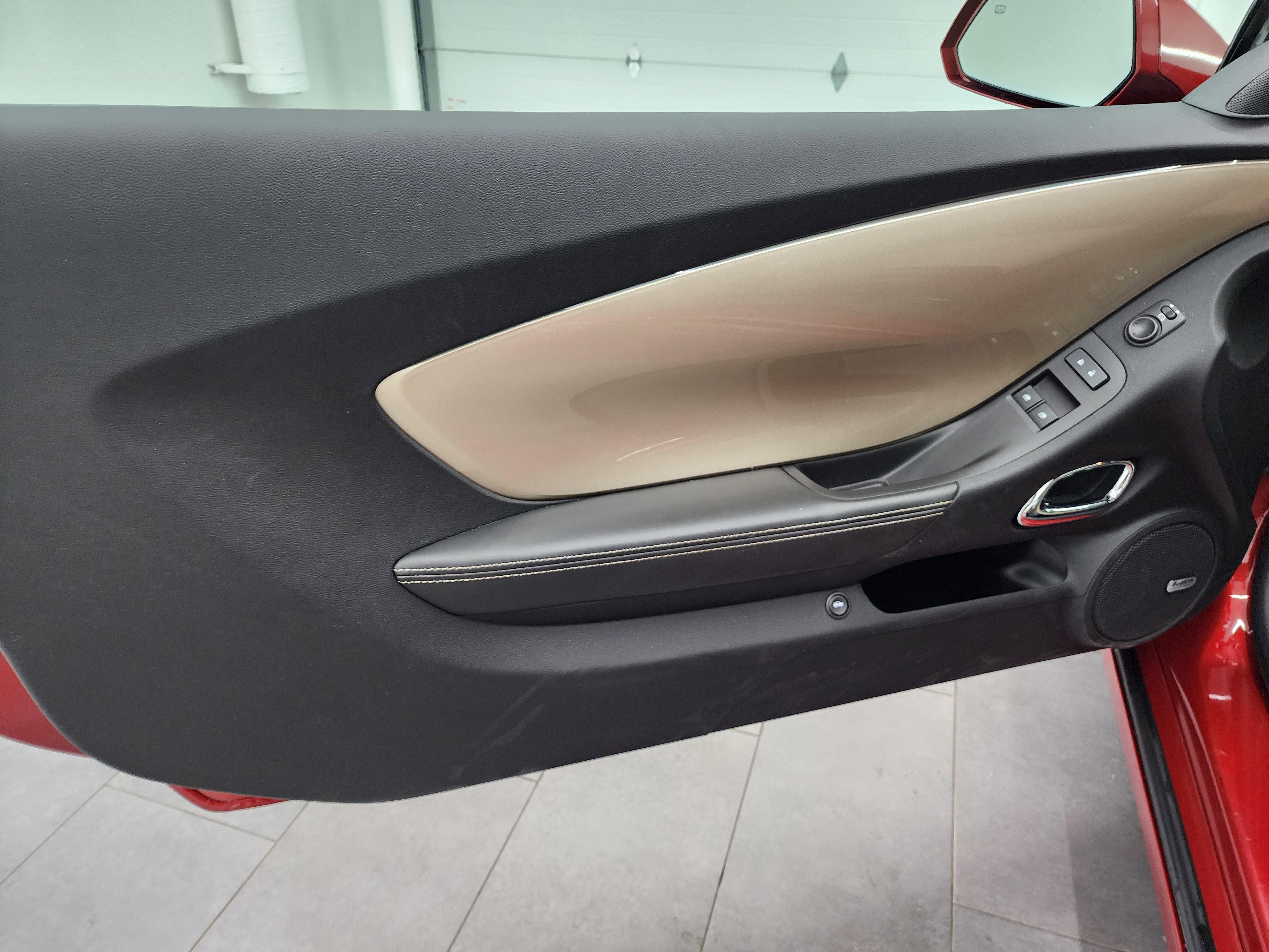 2014 Chevrolet Camaro 2LT photo 8