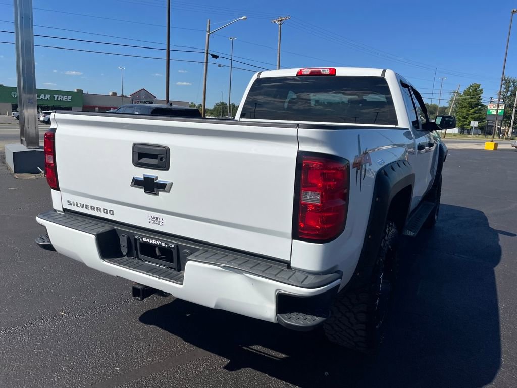 2016 Chevrolet Silverado 1500 Custom photo 5
