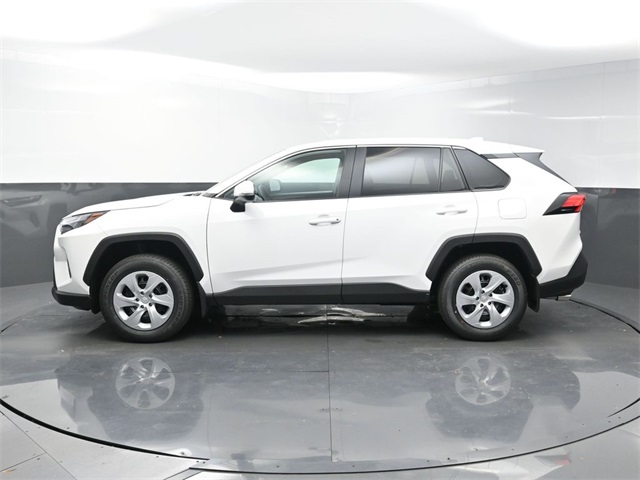 2025 Toyota RAV4 LE photo 4