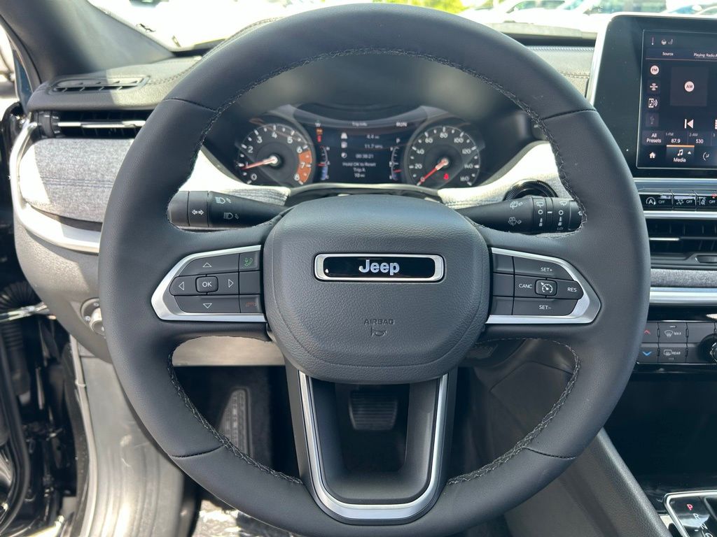 2025 Jeep Compass Latitude photo 10
