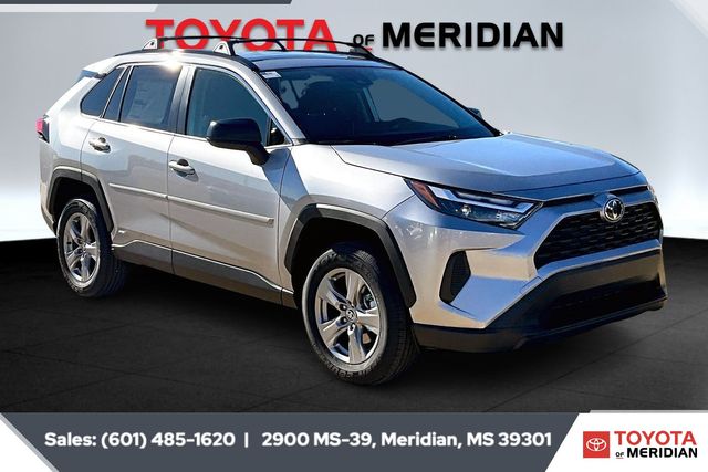 2025 Toyota RAV4 LE's photo