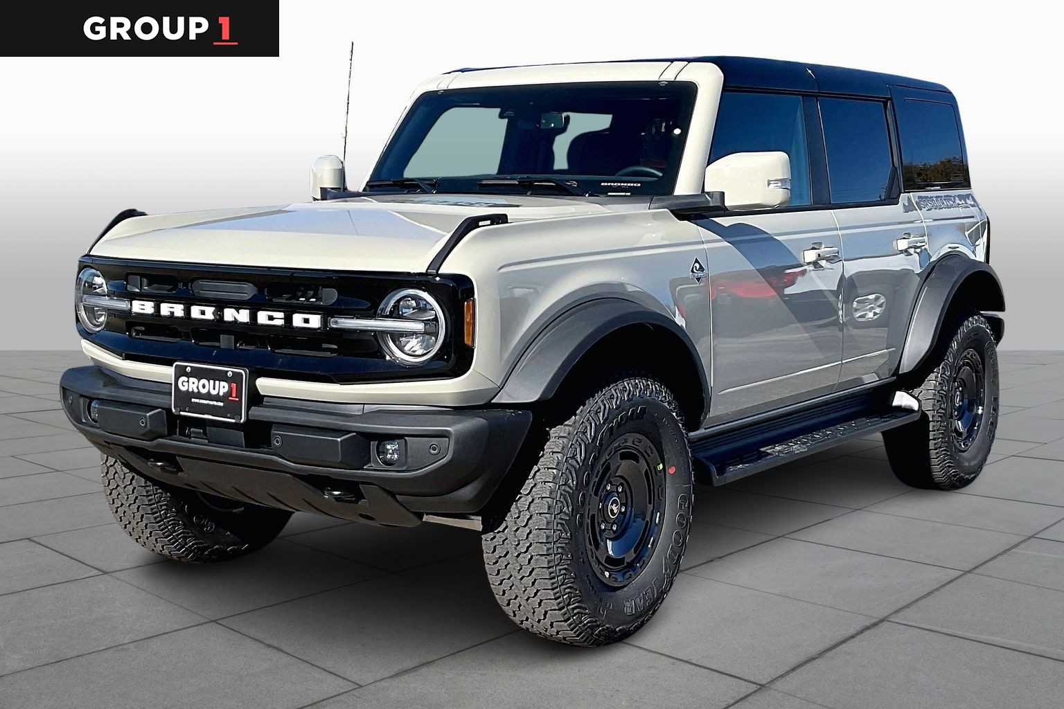 2025 Ford Bronco 4-Door Outer Banks's photo