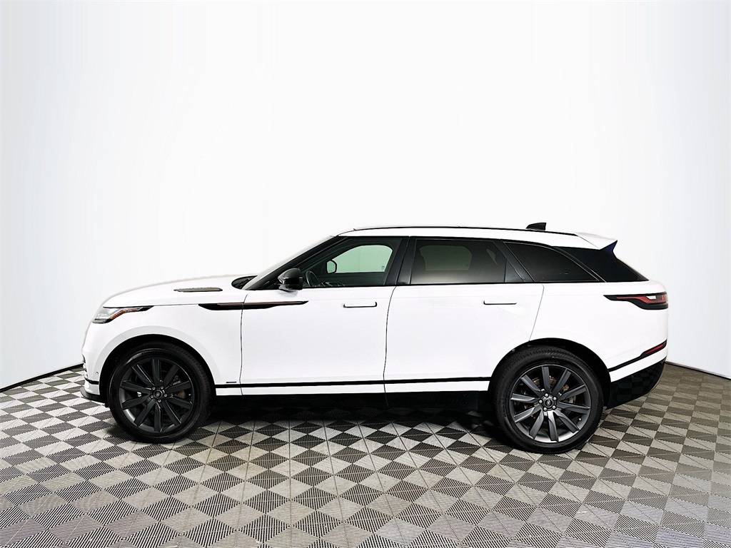 Used 2018 Fuji White Land Rover SE R-Dynamic image 8