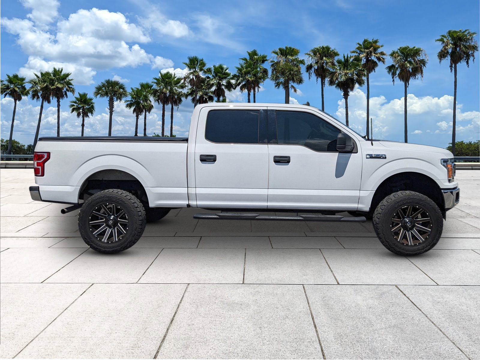 2020 Ford F-150 XLT photo 11