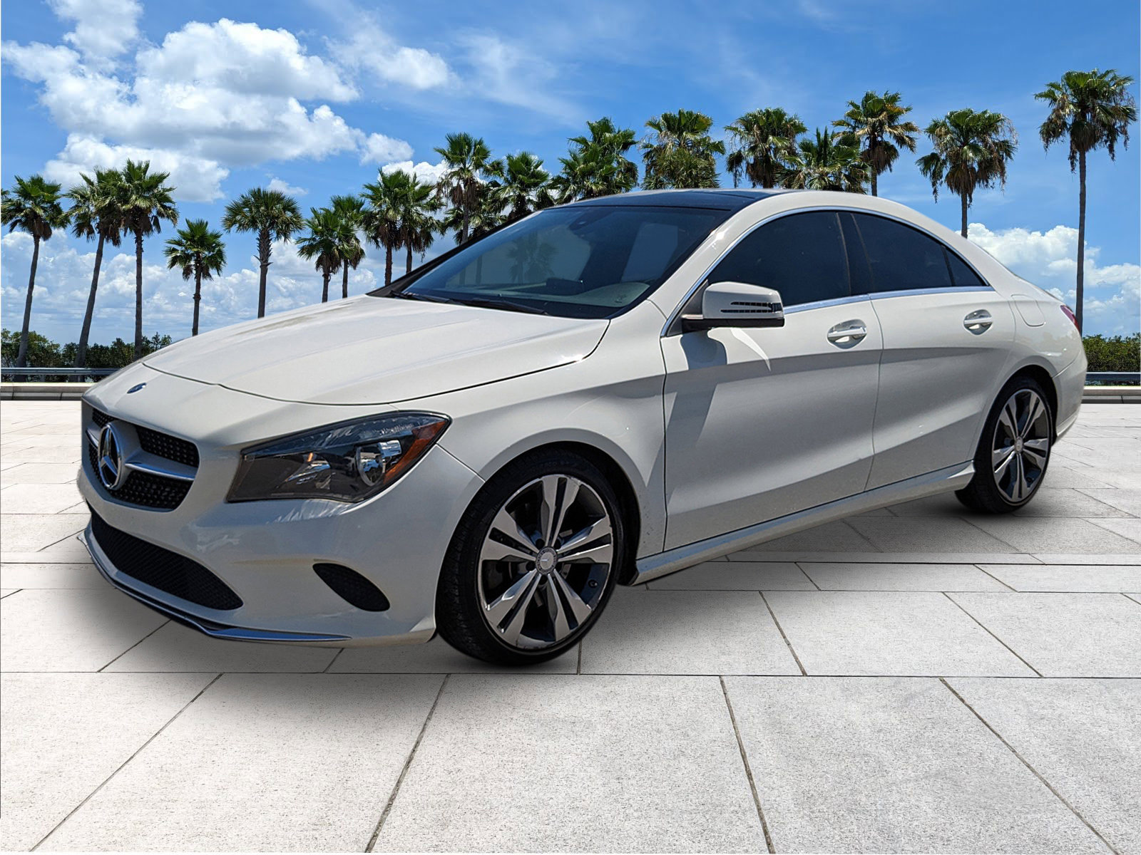 2017 Mercedes Benz CLA 250 photo 4