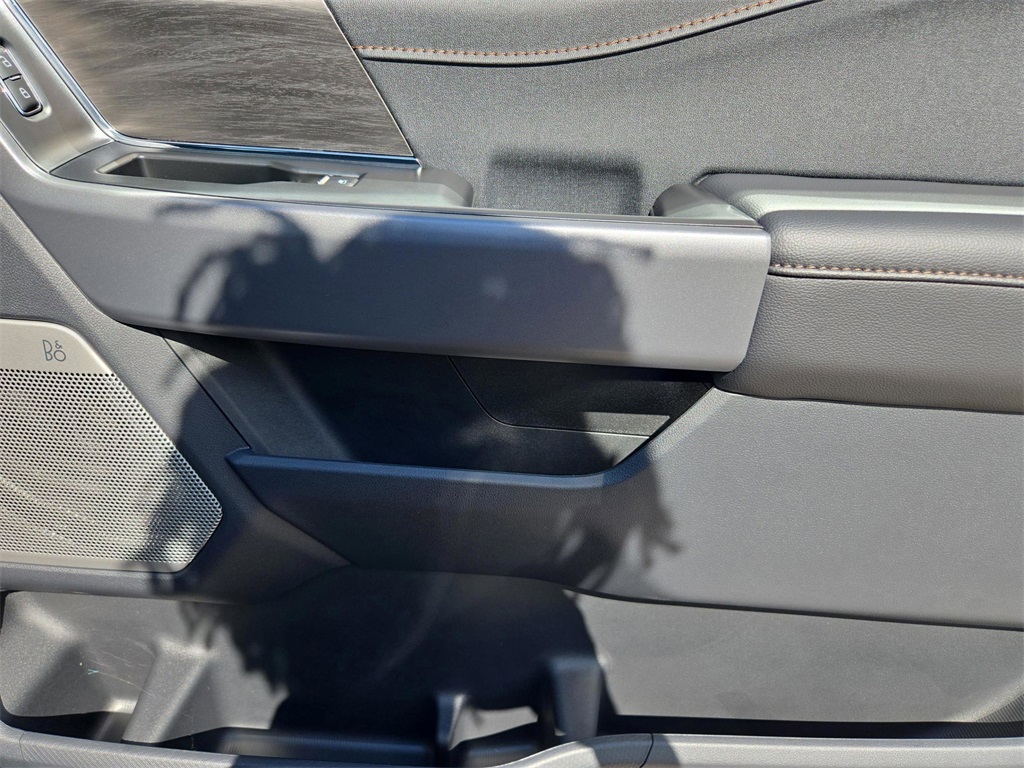 2025 Ford F-150 Lariat photo 34