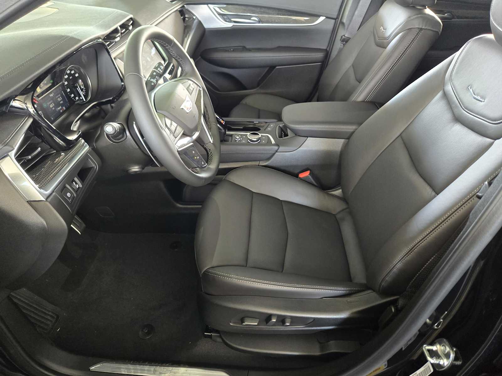2025 Cadillac XT5 Sport photo 8