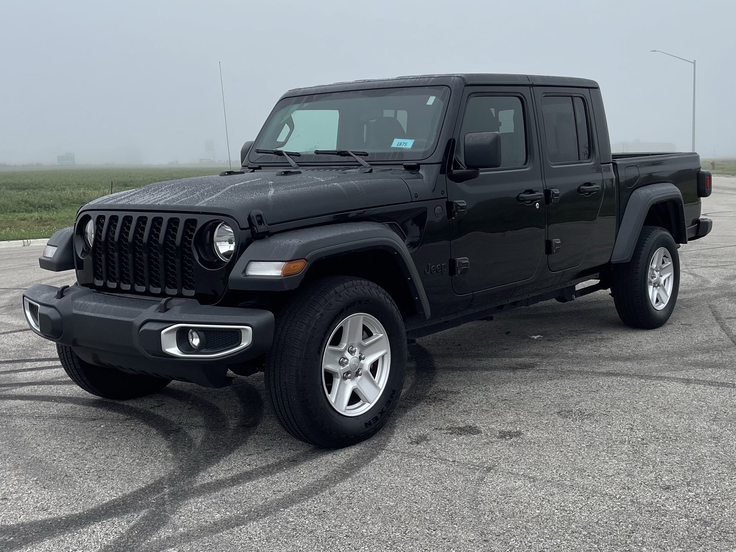 Used 2023 Jeep Gladiator Sport S with VIN 1C6HJTAG2PL523307 for sale in Burnsville, Minnesota