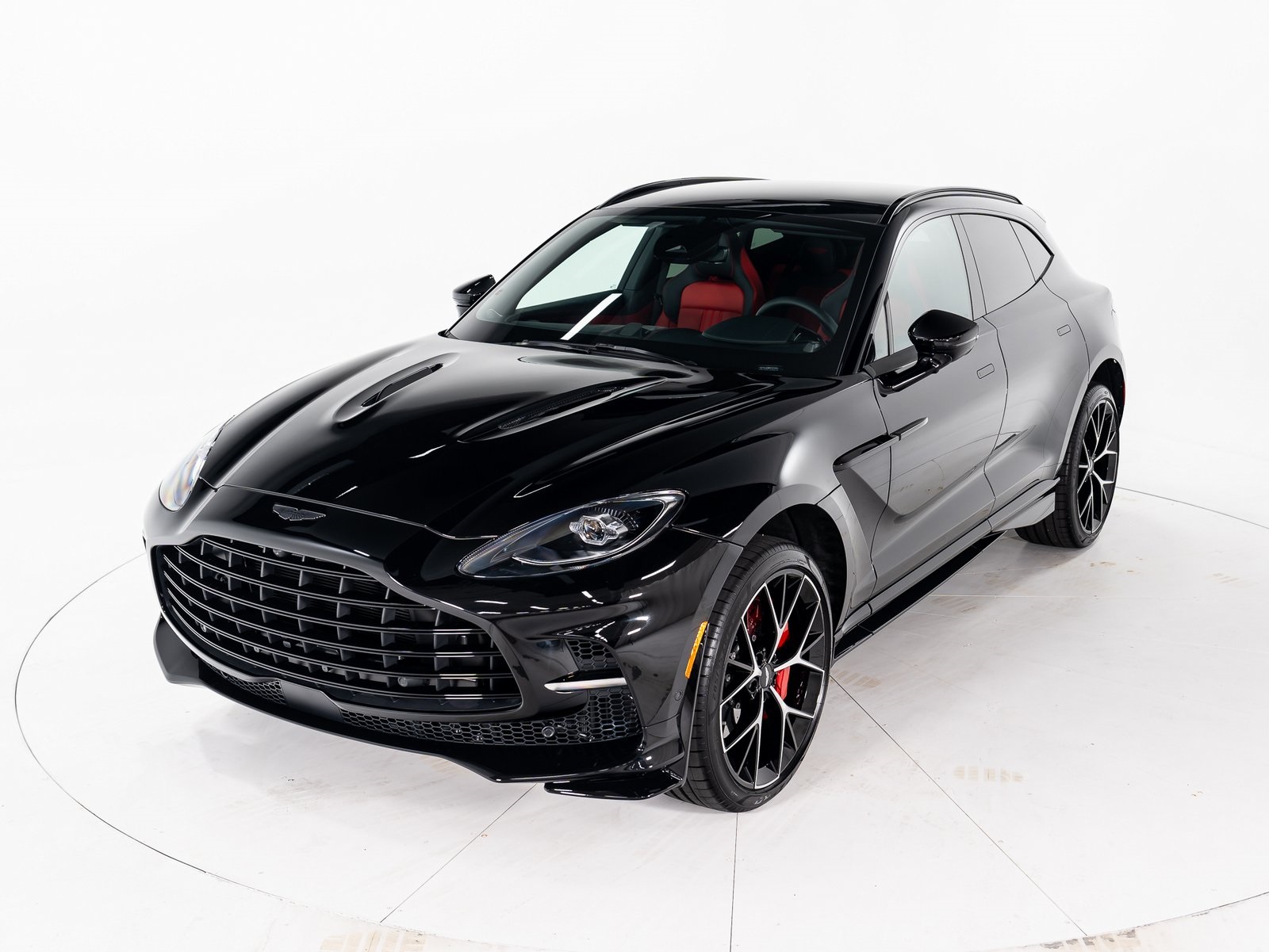 2025 Aston Martin DBX