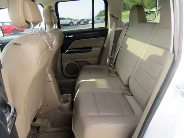 2016 Jeep Patriot High Altitude Altitude Edition photo 4
