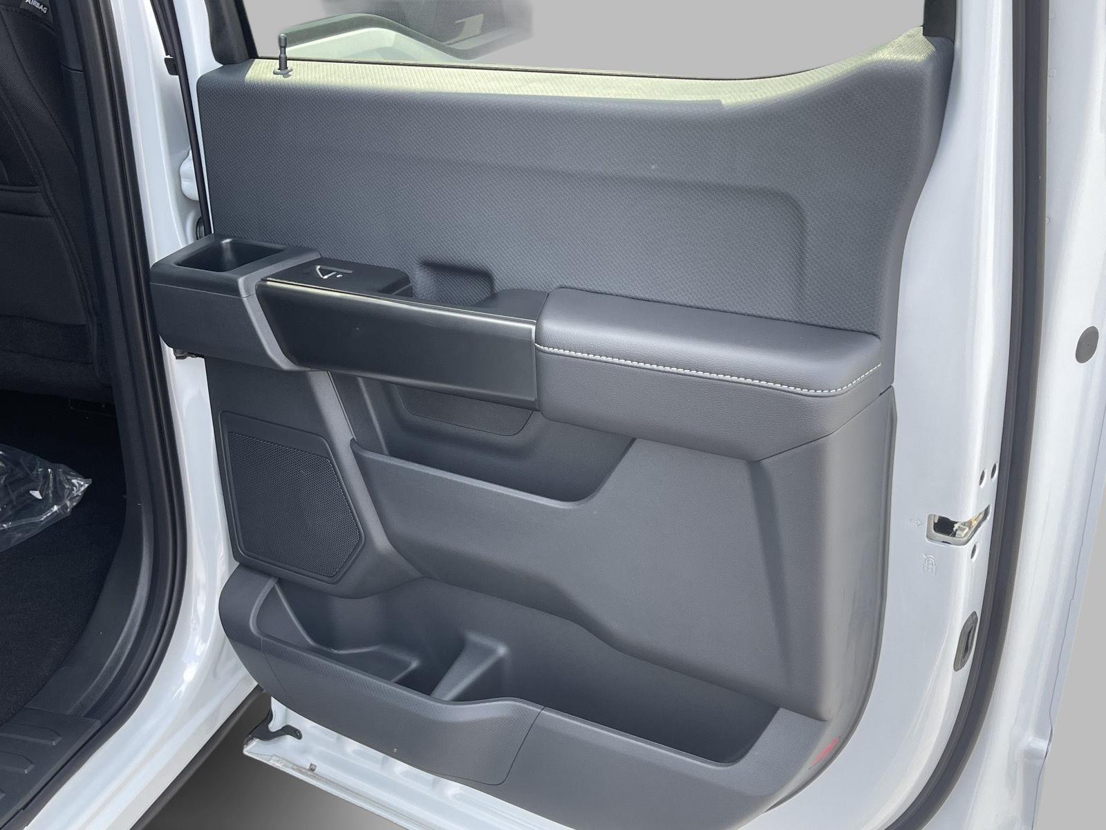 2025 Ford F-150 STX photo 17