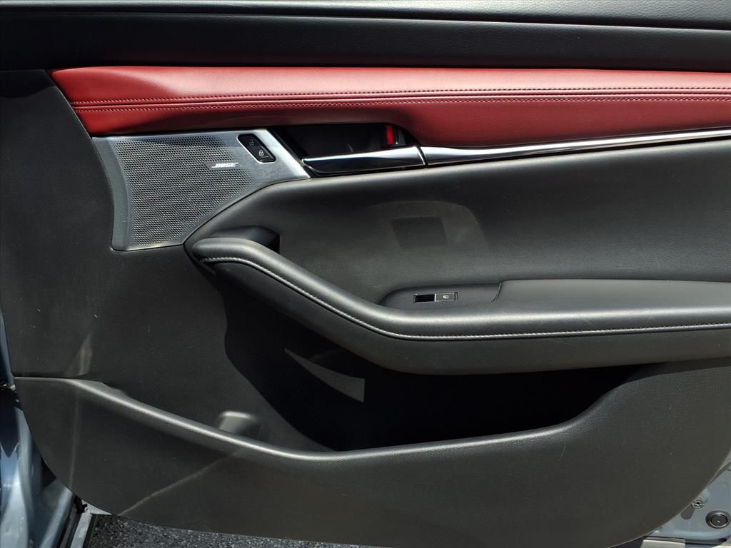 2022 Mazda Mazda3 Hatchback Premium photo 22
