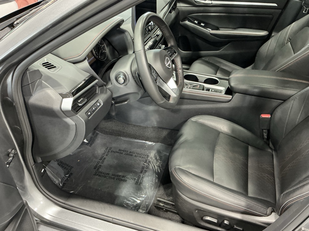 2025 Nissan Altima 2.5 SR photo 3