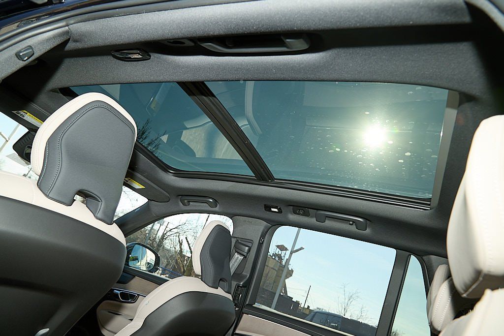 2026 VOLVO XC90 - Image 22