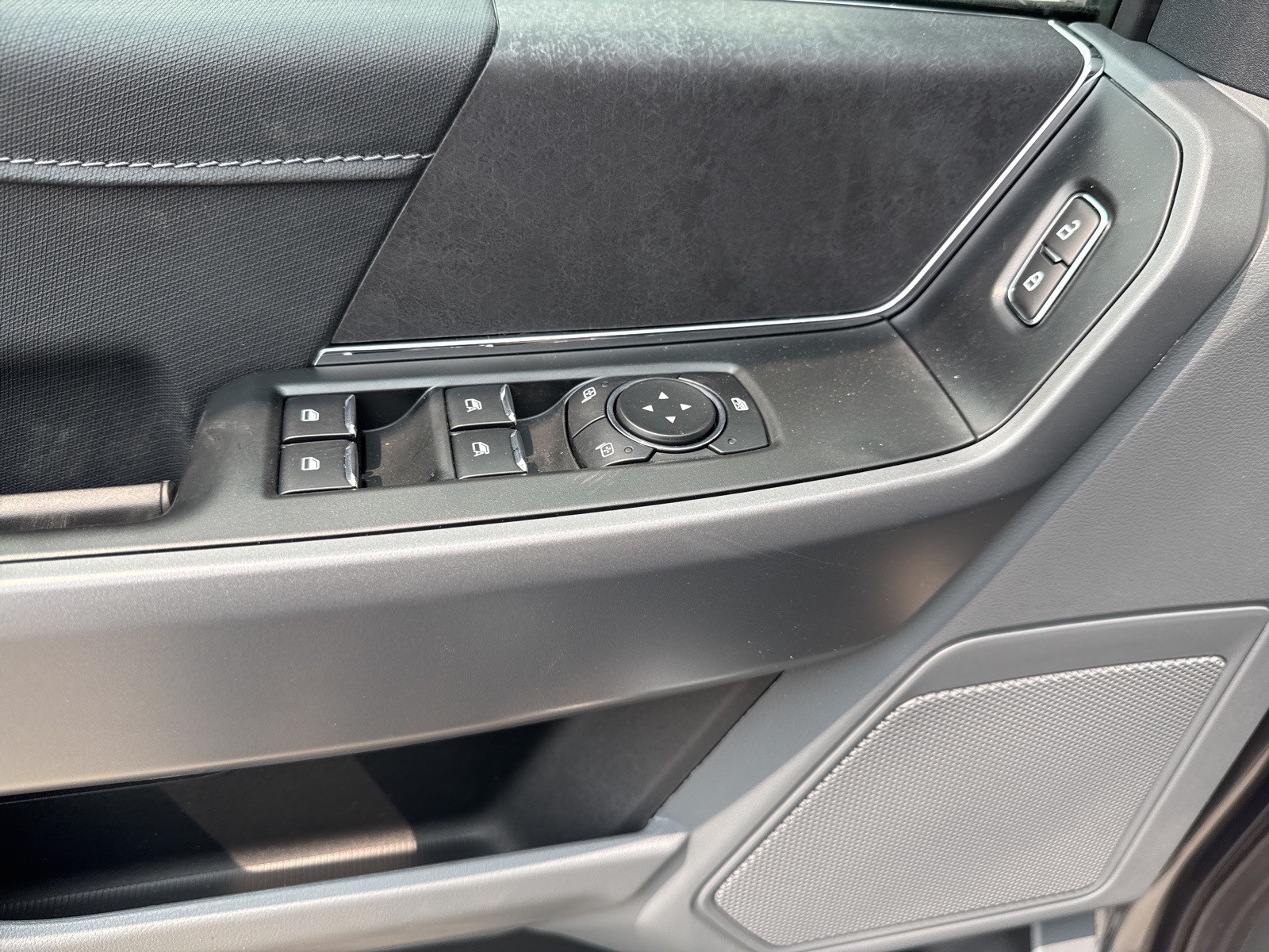 2025 Ford F-150 XLT photo 11