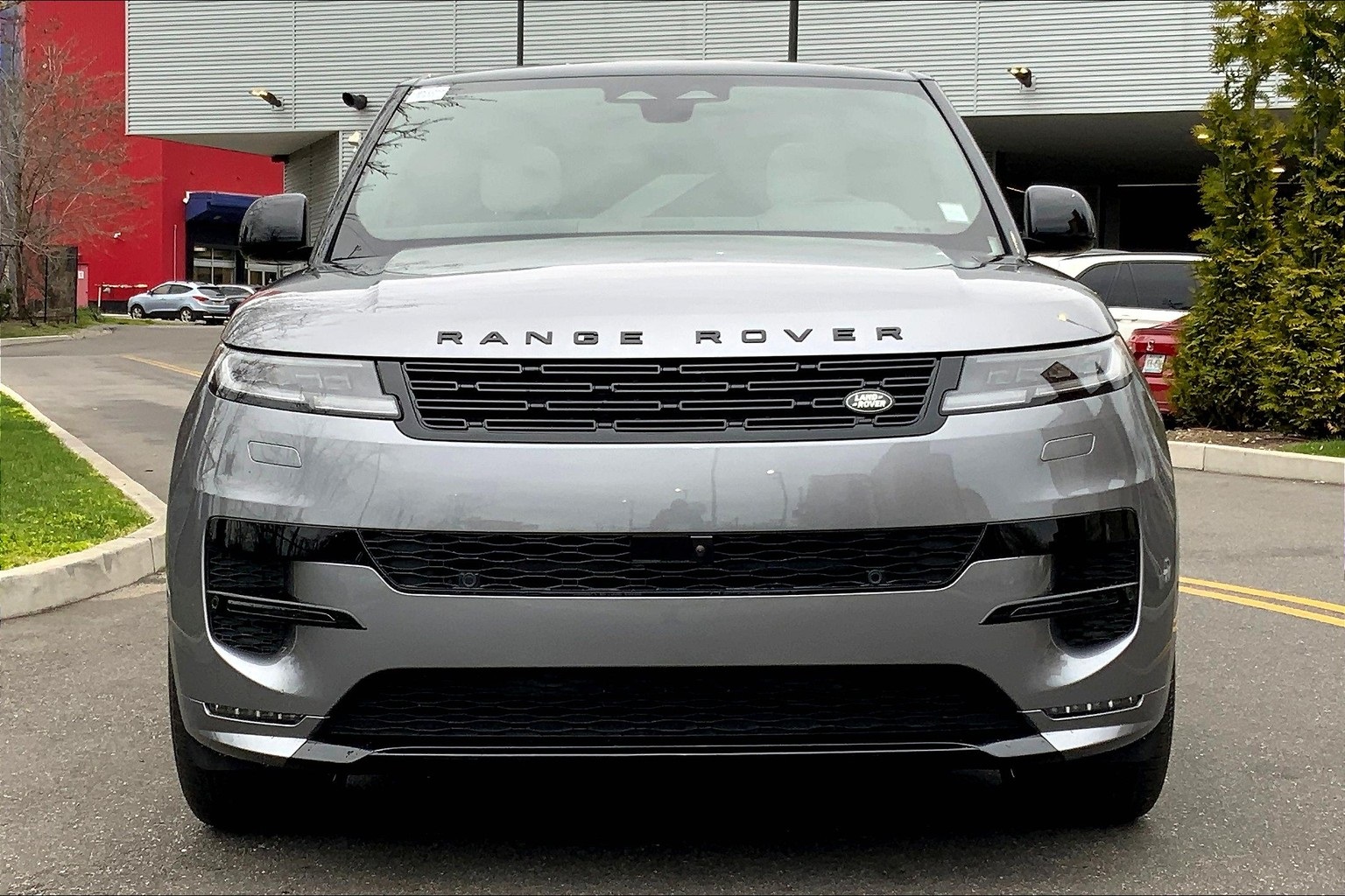 2025 Land Rover Range Rover Sport SE photo 3