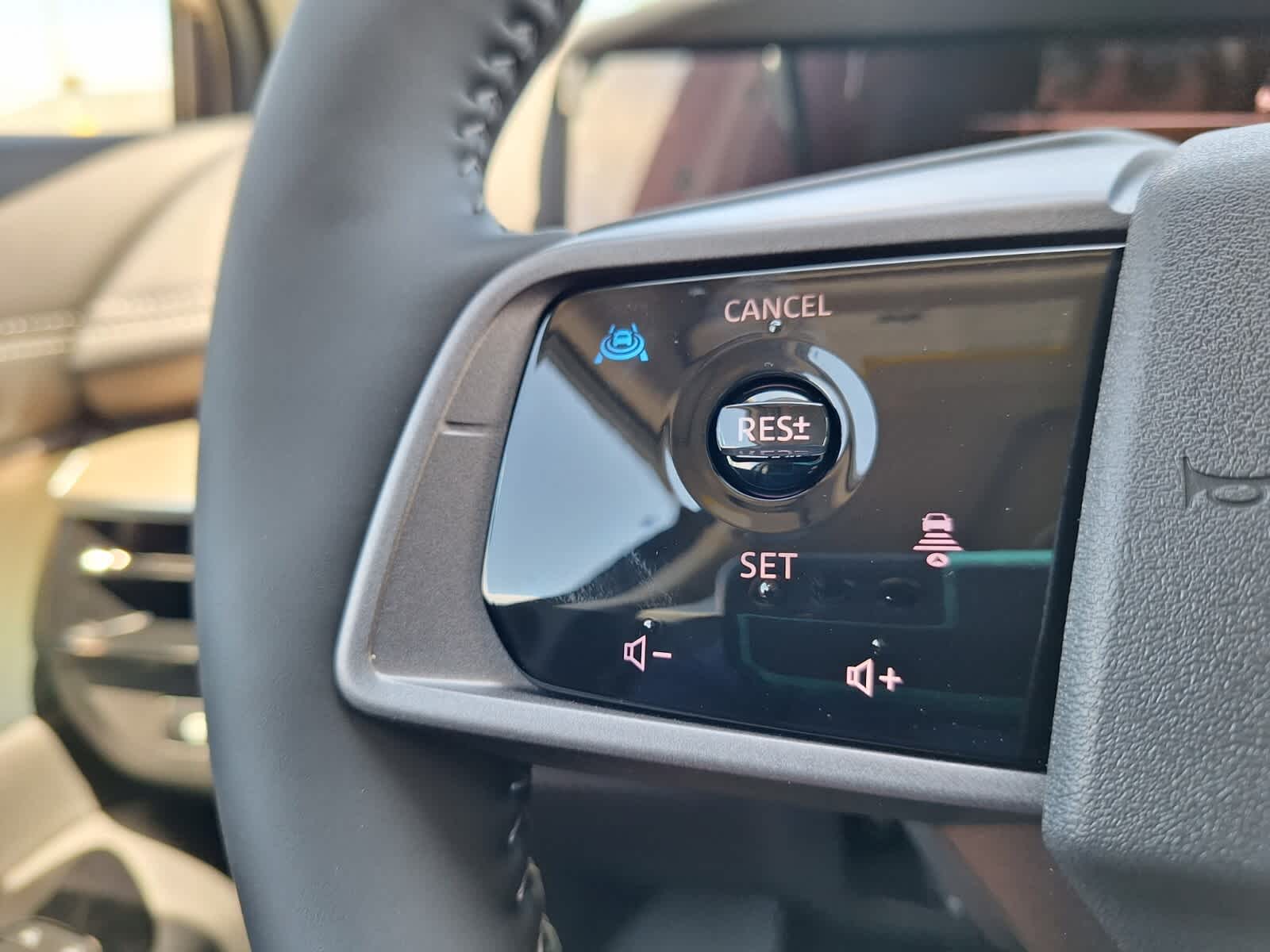 2025 Nissan Murano SL photo 13