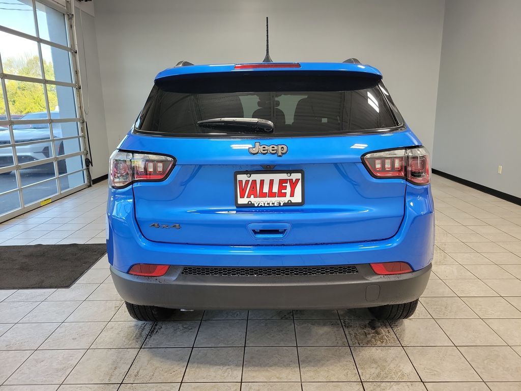 2026 Jeep Compass Latitude Altitude photo 4