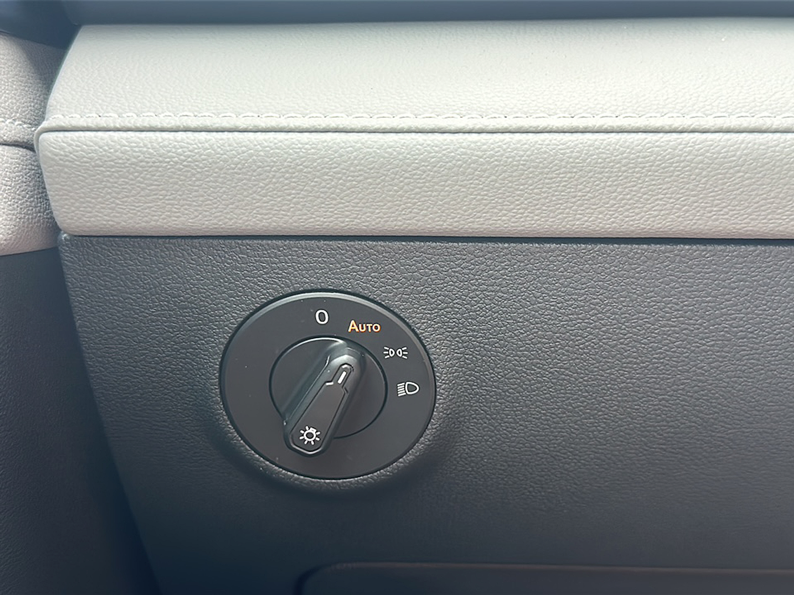 New 2024 Deep Black Pearl Effect Volkswagen SE image 26