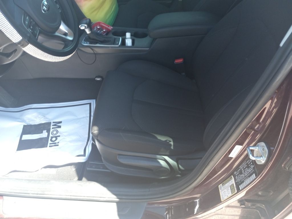 2017 Kia Optima LX photo 2