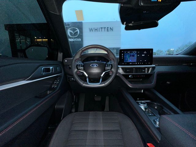 2025 Ford Explorer ST-Line photo 12