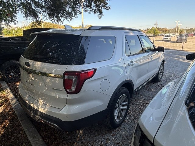 2016 Ford Explorer XLT Sport photo 3