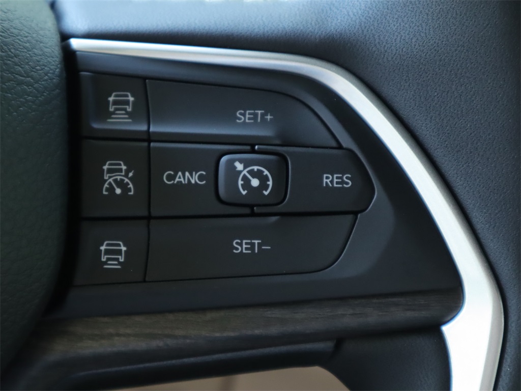 2023 Jeep Grand Cherokee Limited photo 9