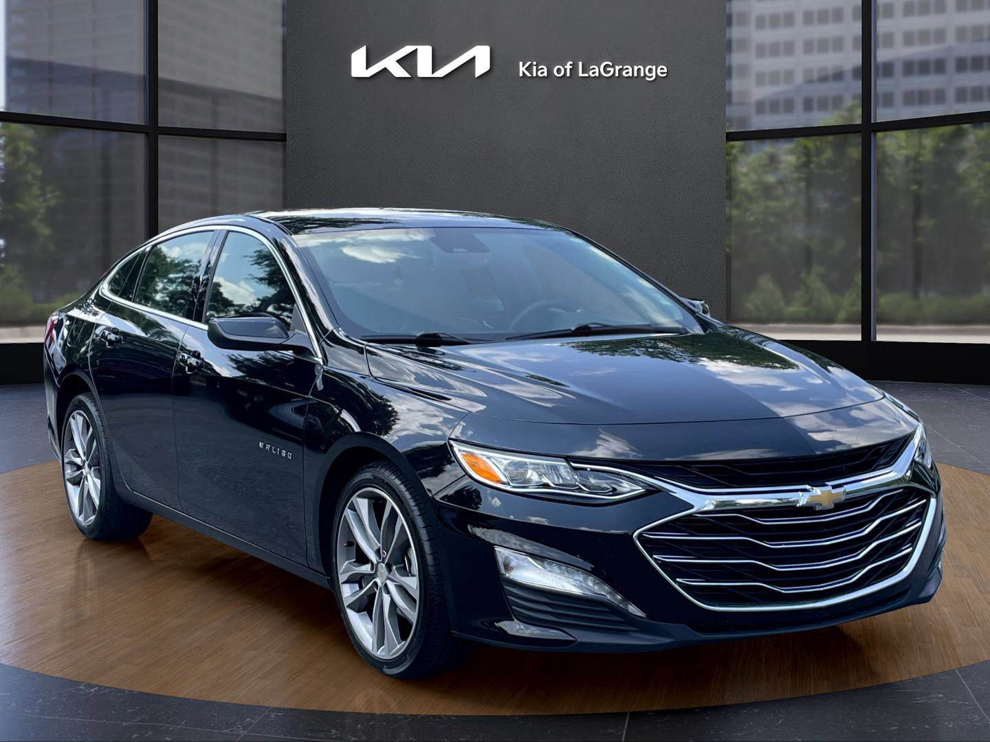 2024 Chevrolet Malibu Premier 2LT photo 3