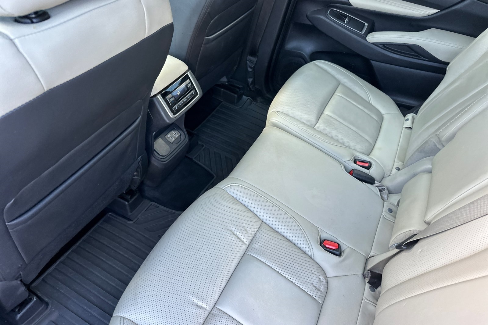2024 Subaru Ascent Limited photo 13