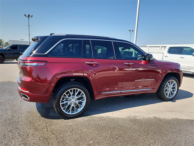 2022 Jeep Cherokee Summit 4xe photo 2