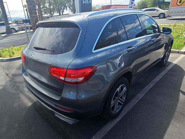 2018 Mercedes Benz GLC 300 photo 3