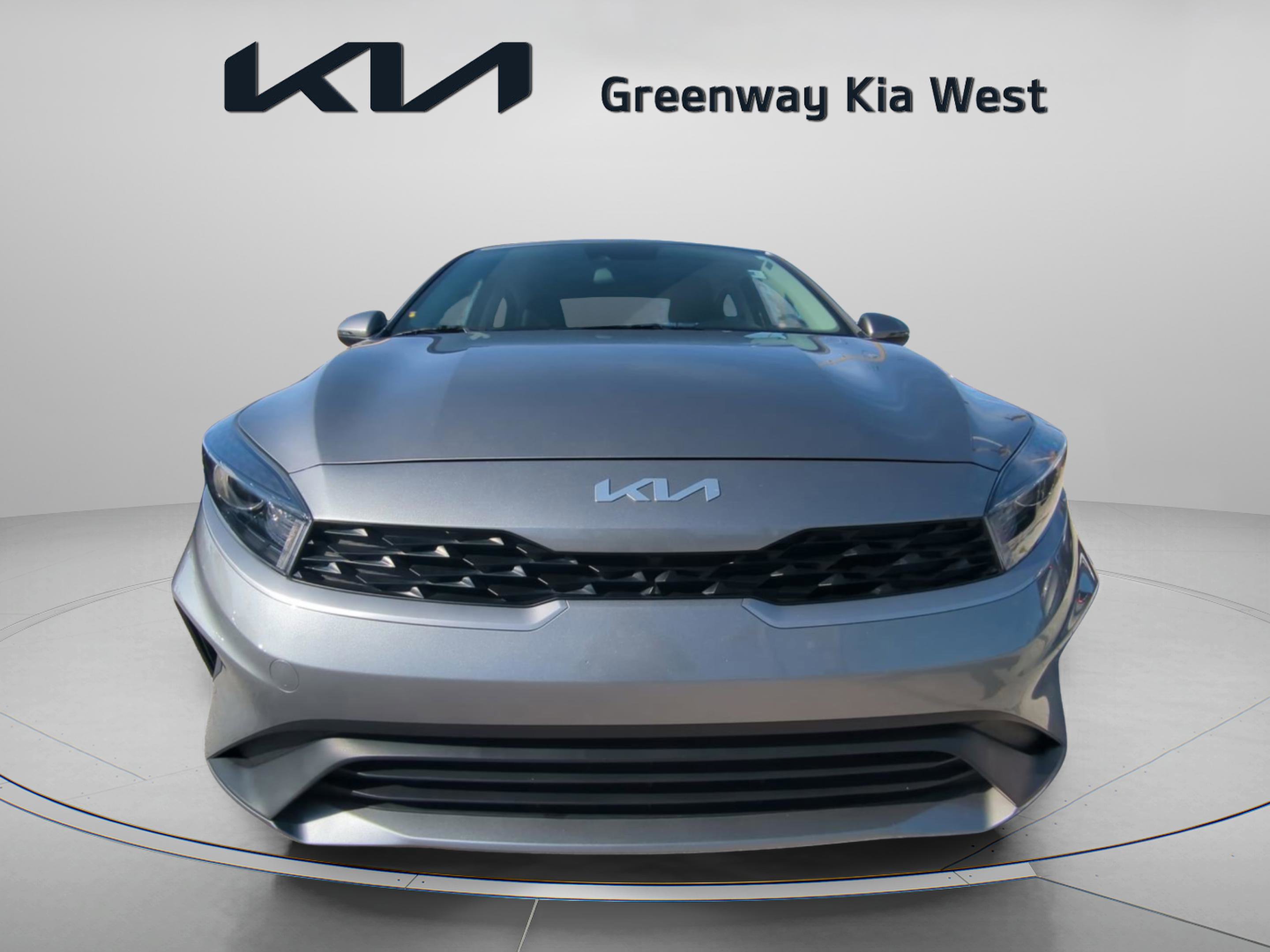 2023 Kia Forte LXS photo 2