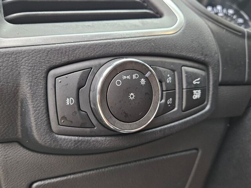 2023 Ford Edge Titanium photo 27