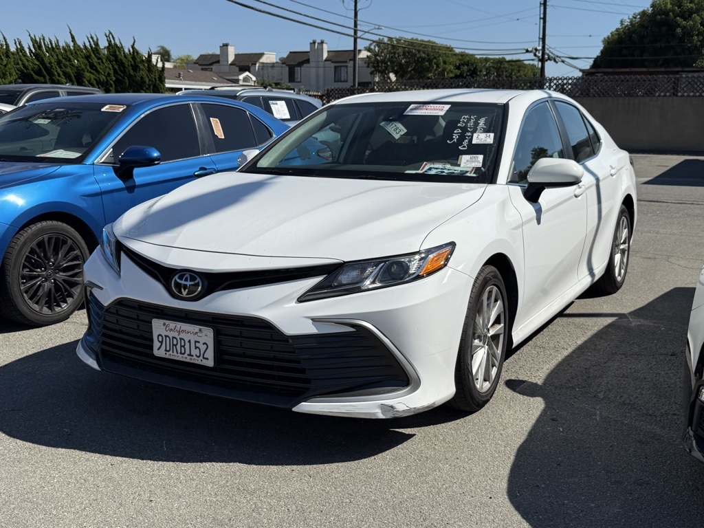 2023 Toyota Camry LE photo 3