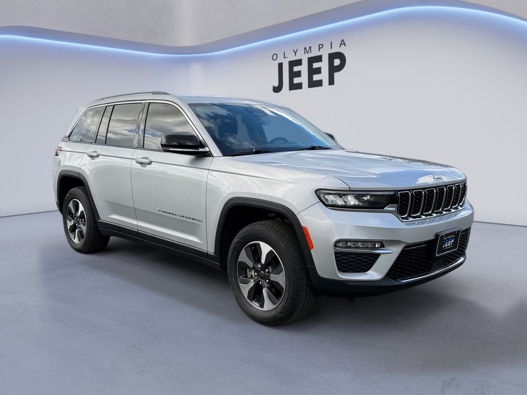 2023 Jeep Cherokee Base photo 7