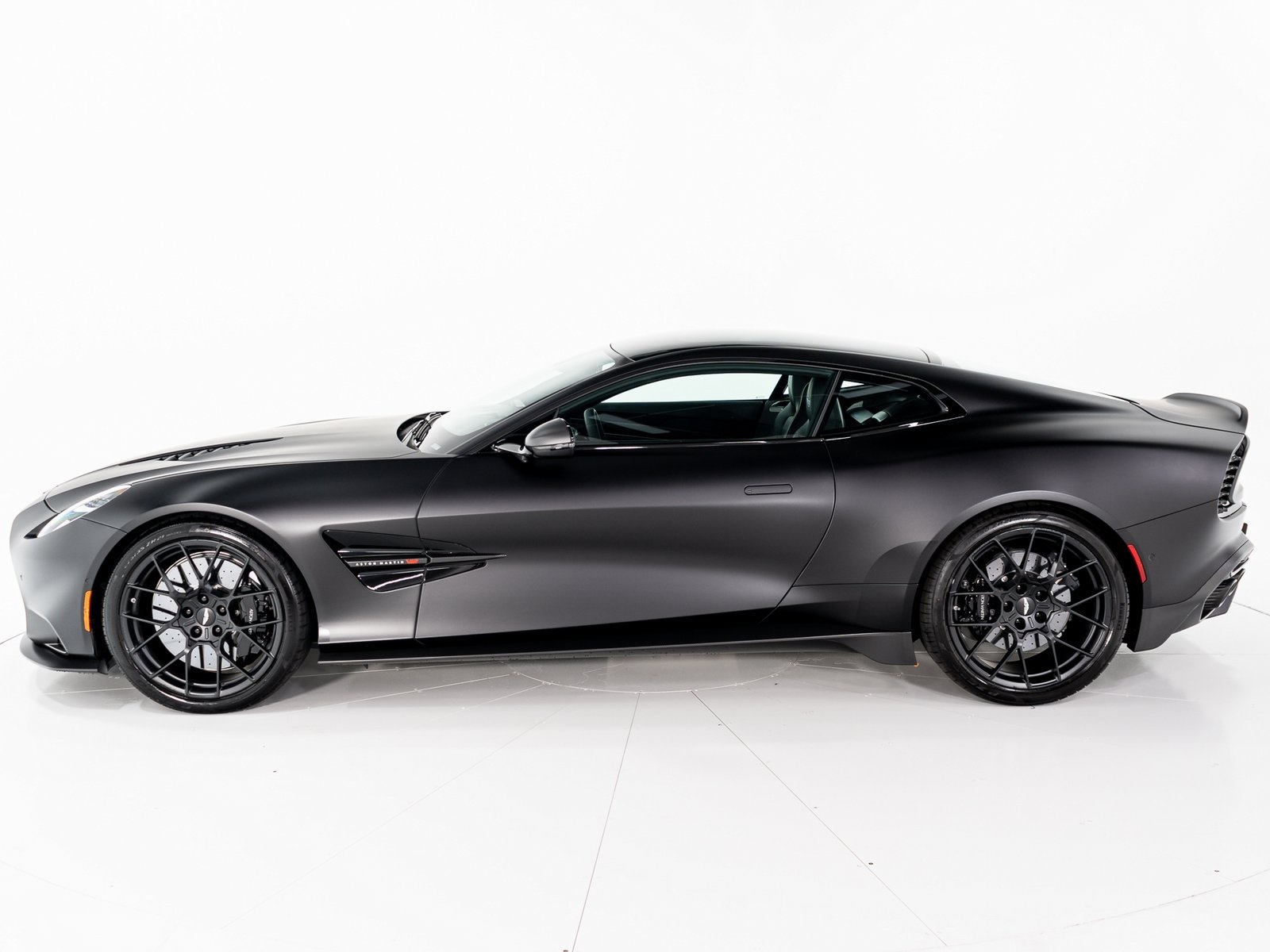 2025 Aston Martin Vanquish AM7 photo 2